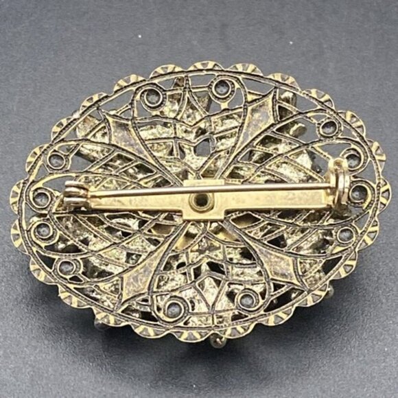 Vintage Brooch Green Matrix Glass & Jadeite Color Cab Gold Tone Filigree Granny - Picture 3 of 8